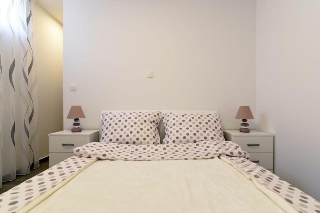 Paola Apartment *